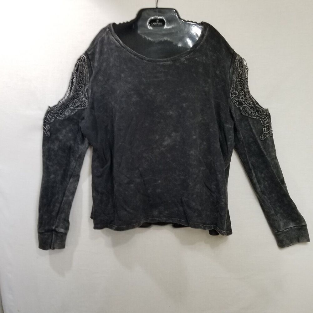 POL Womens Embroidered Top stonewashed look  Long Sleeve open  arm and back